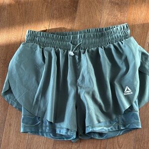 Reebok Women's hunter greenAthletic Shorts XS